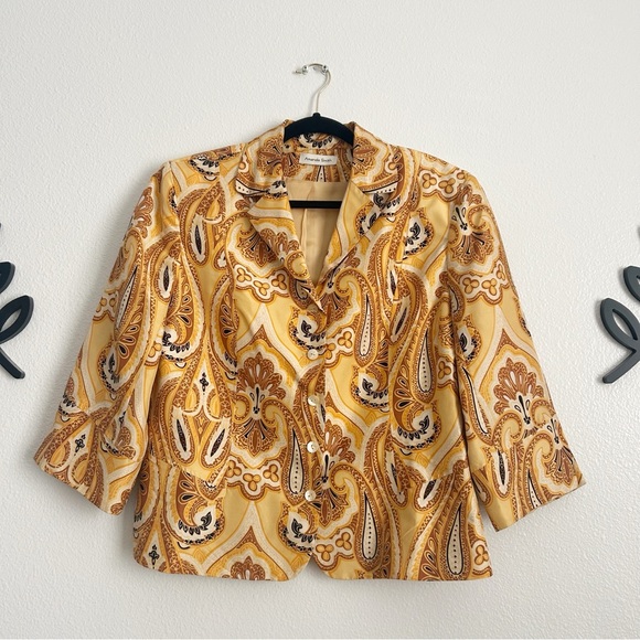 Amanda Smith Jackets & Blazers - Amanda Smith Yellow and Brown Paisley Silk Jacket